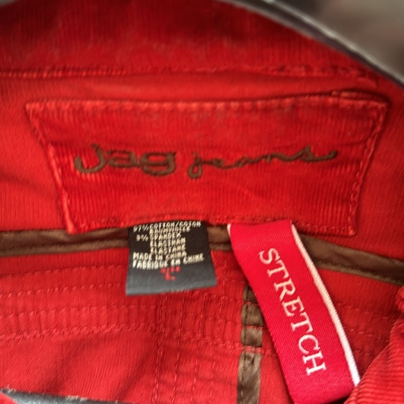 Deep red cotton corduroy blazer. Hip length. Cozy for Fall or the holidays. - Picture 5 of 5